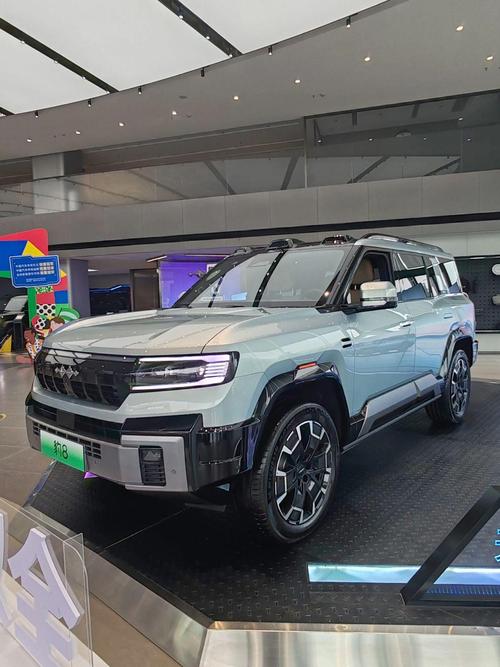 成都120比亚迪方程豹硬派越野的爆款，英菲尼迪35周年与你共成长